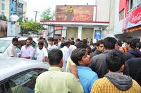 Srimanthudu Benefit Show Hungama at Siva Parvathy Theatre